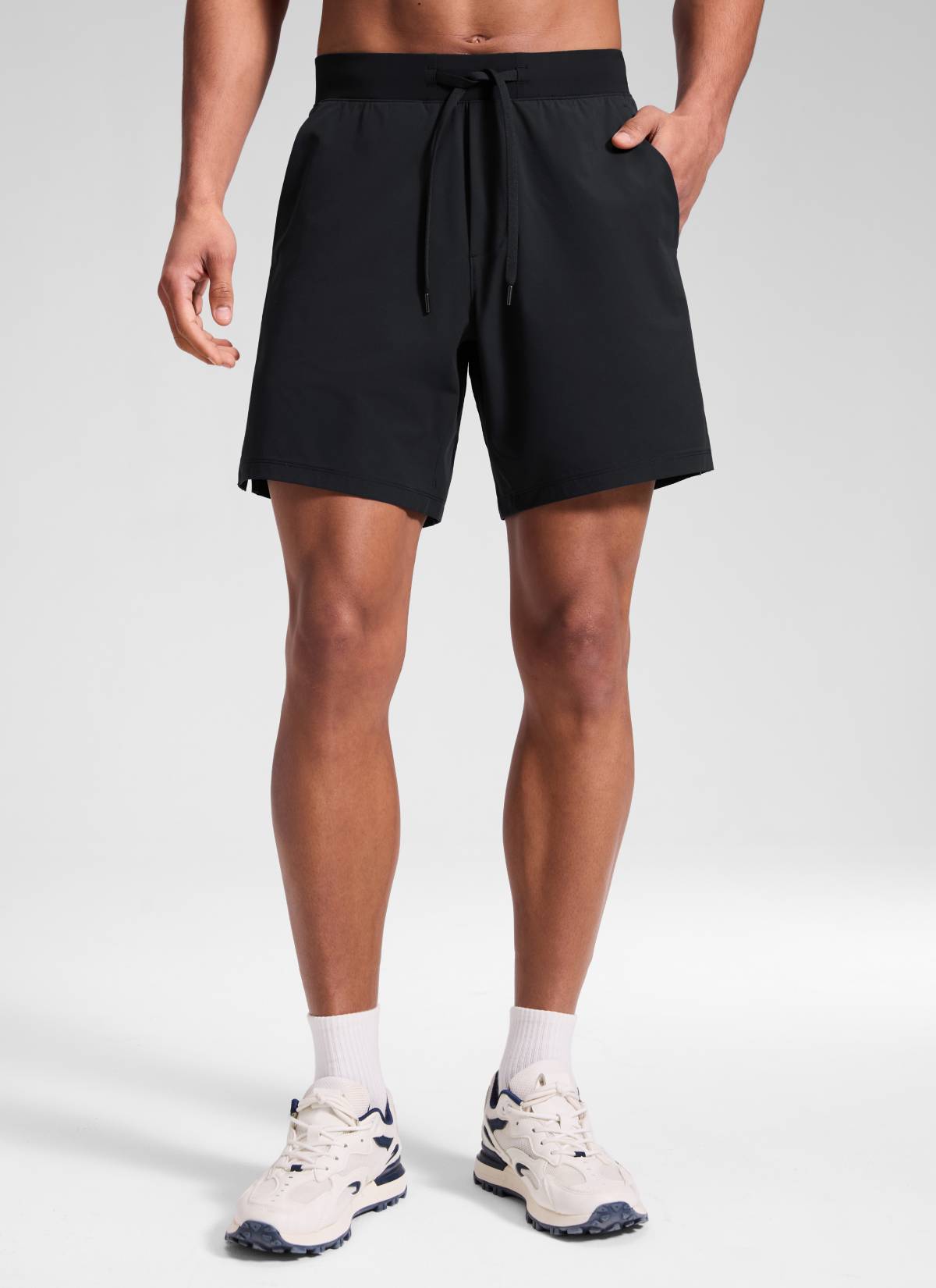 Men's 7-inch workout shorts with drawstring waist and side pockets