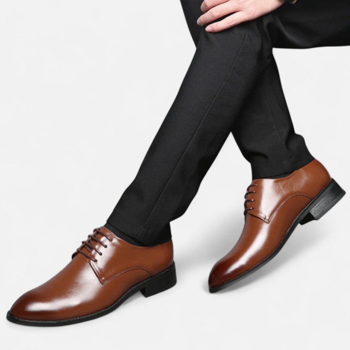 Men's lace-up dress shoe with smooth upper and low heel