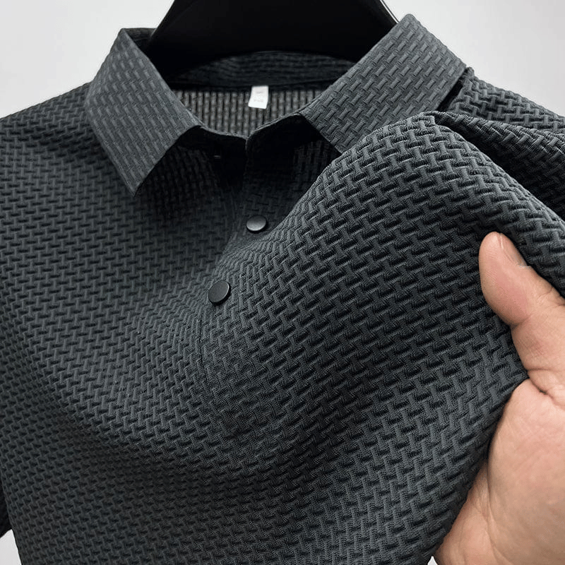 Men's textured short sleeve polo shirt with point collar