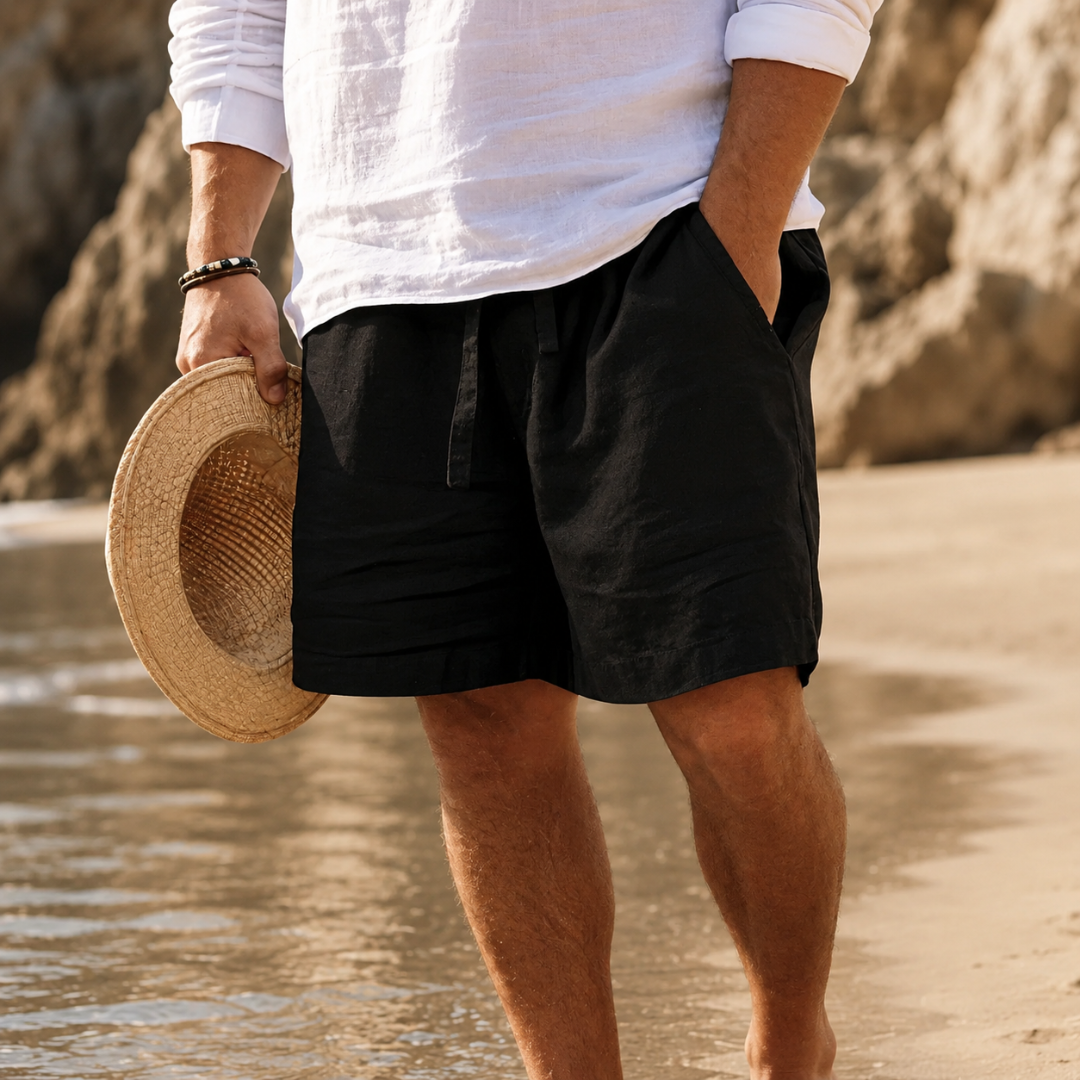Men's relaxed shorts with drawstring waist and side pockets