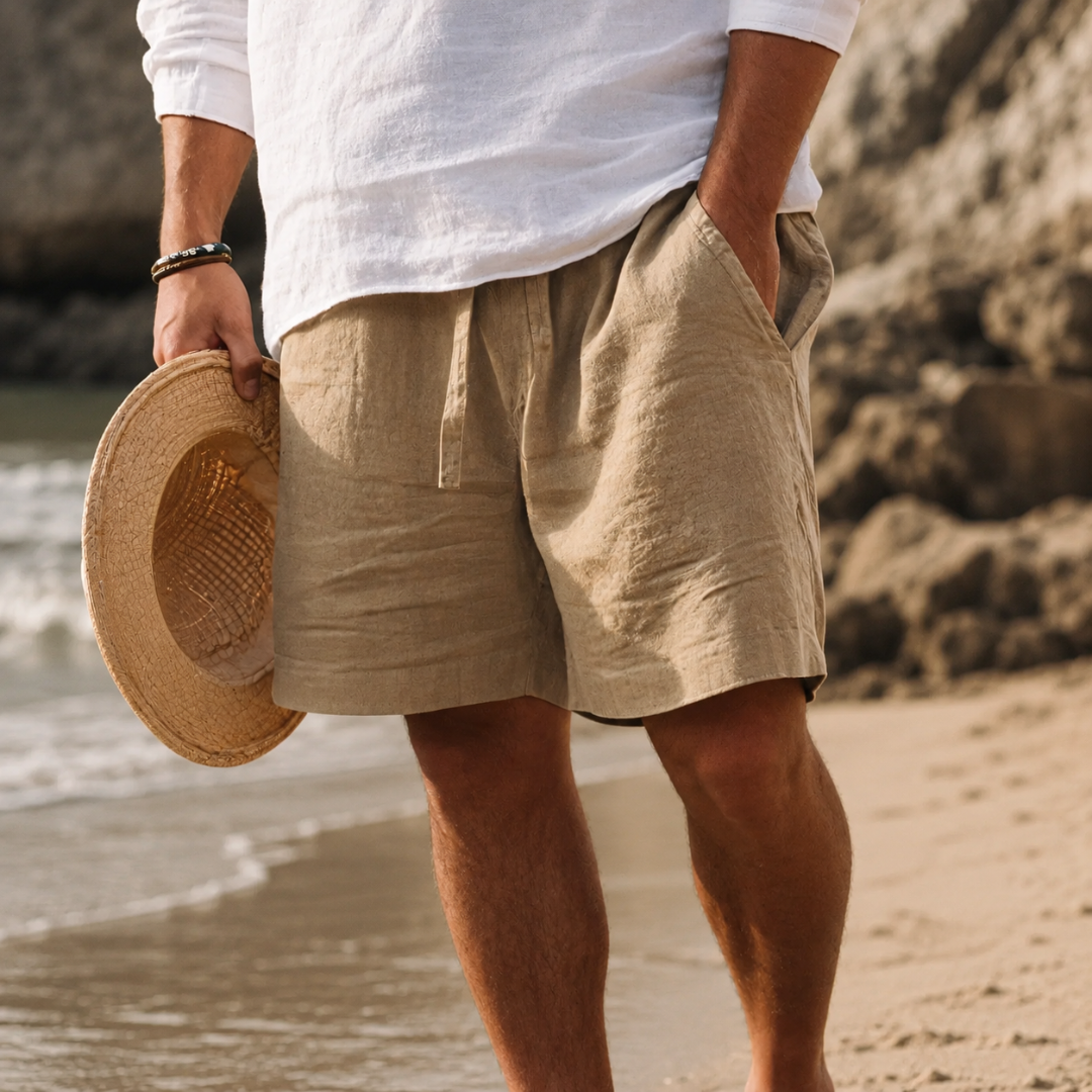 Men's relaxed shorts with drawstring waist and side pockets
