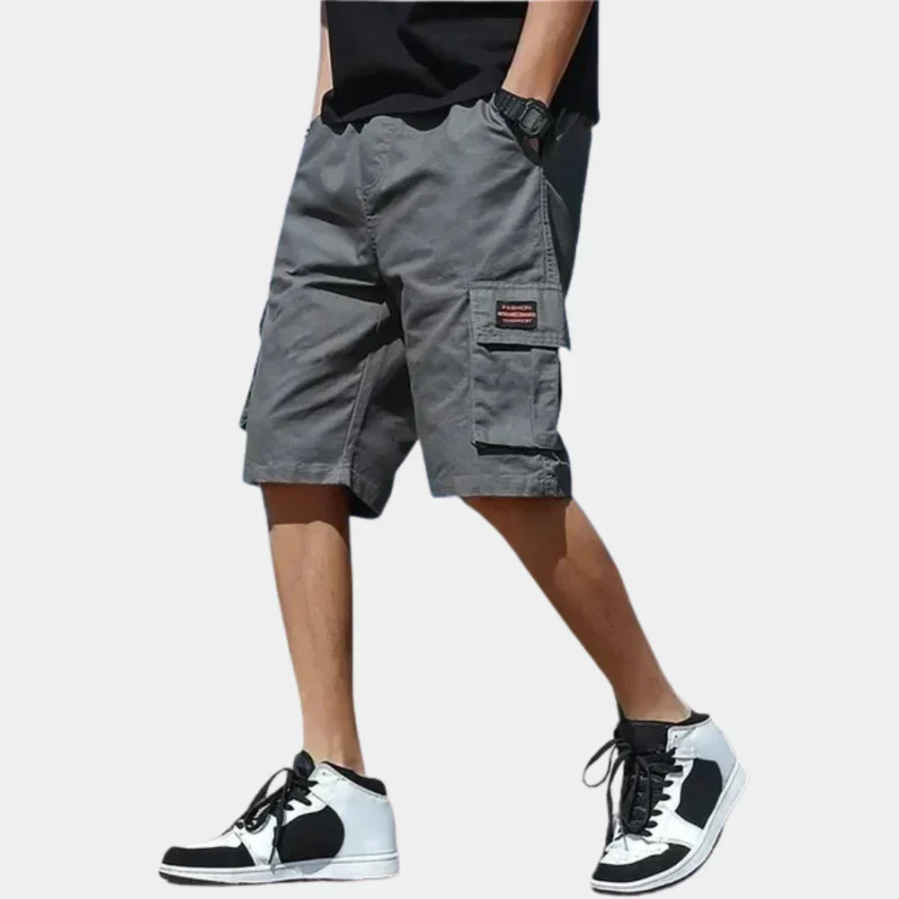 Men's relaxed cargo shorts with side flap pockets