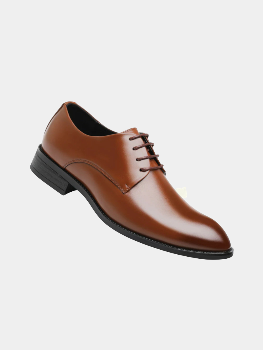 Men's lace-up dress shoe with smooth upper and low heel