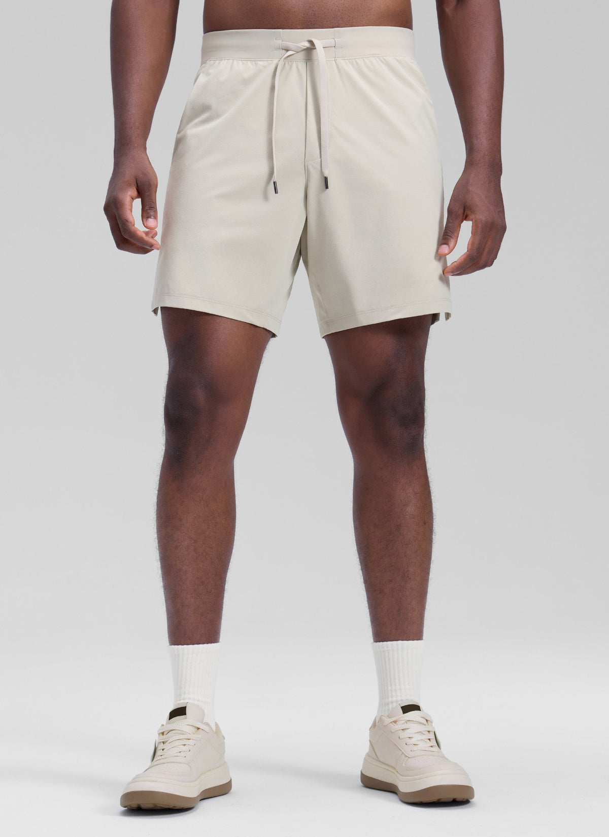 Men's 7-inch workout shorts with drawstring waist and side pockets