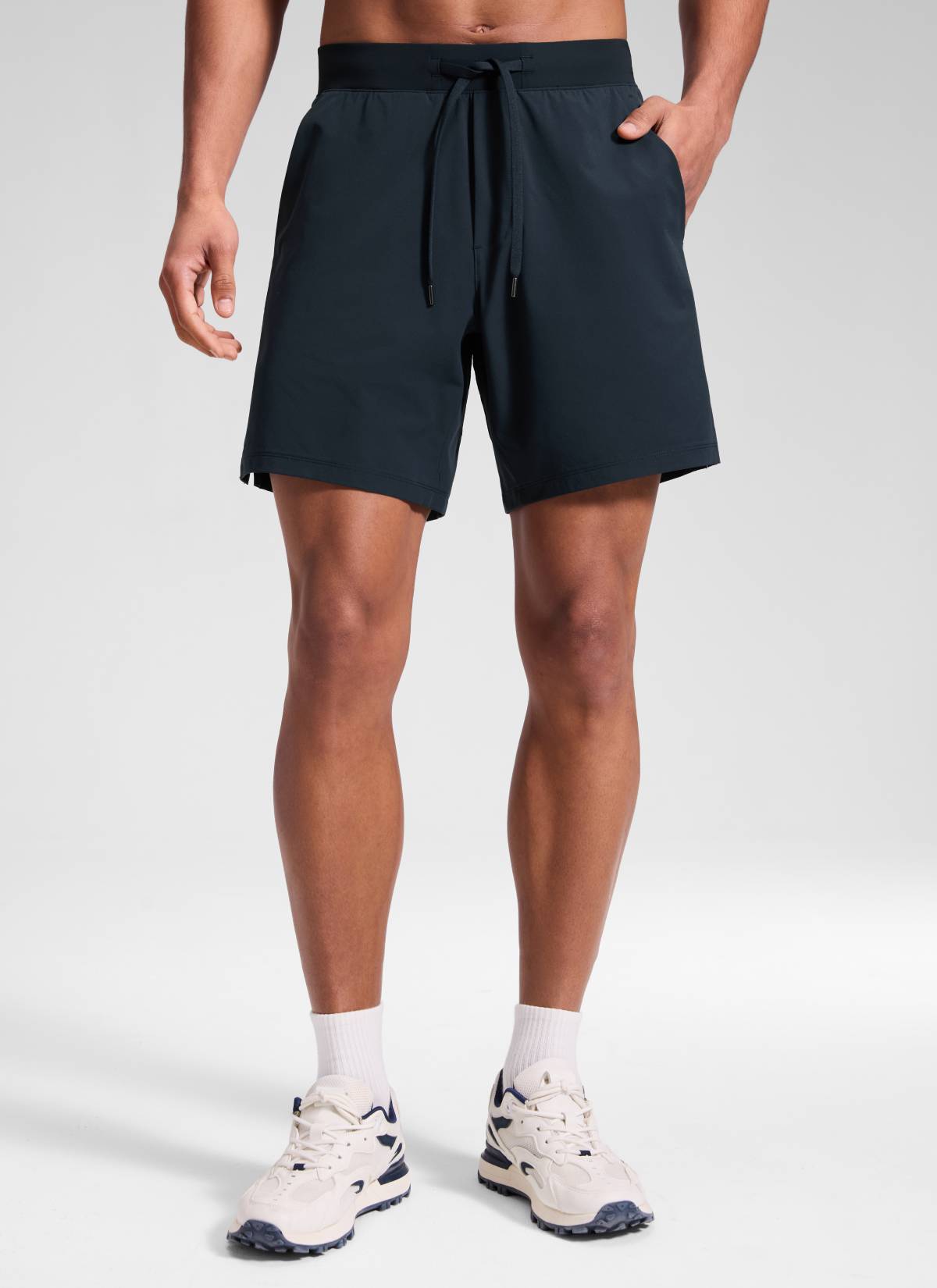 Men's 7-inch workout shorts with drawstring waist and side pockets