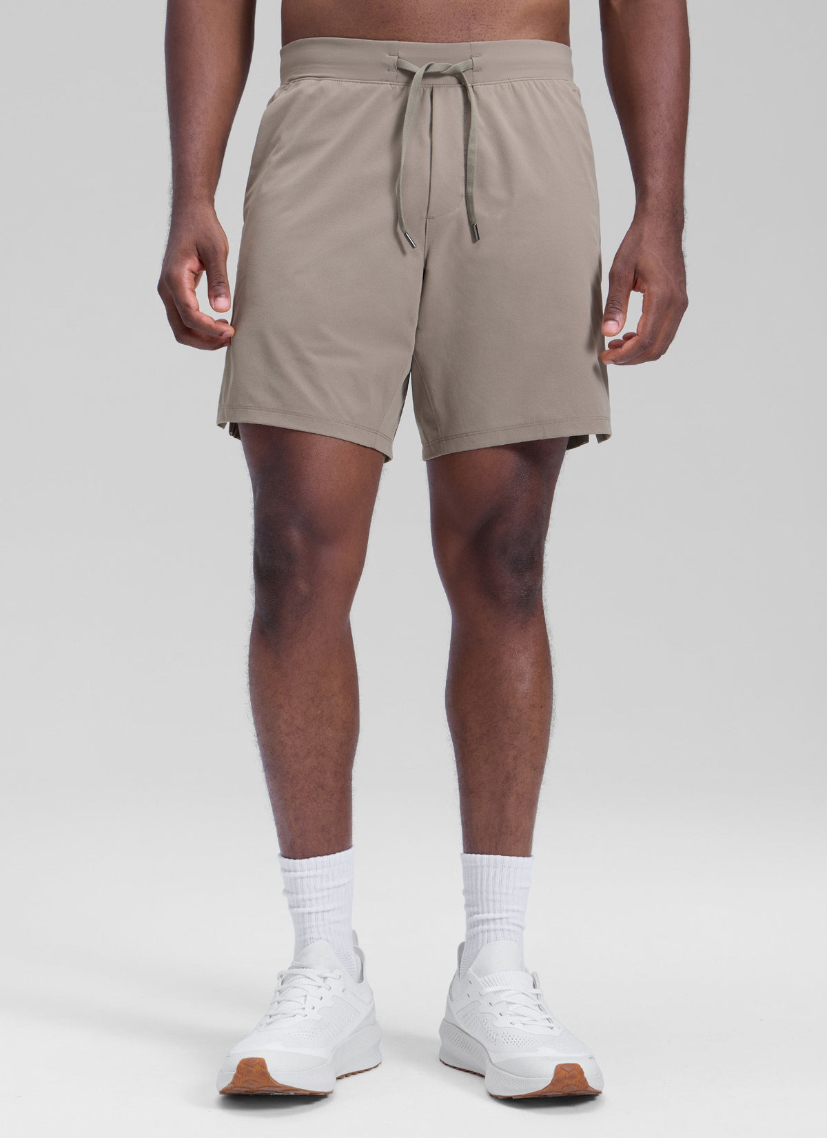 Men's 7-inch workout shorts with drawstring waist and side pockets