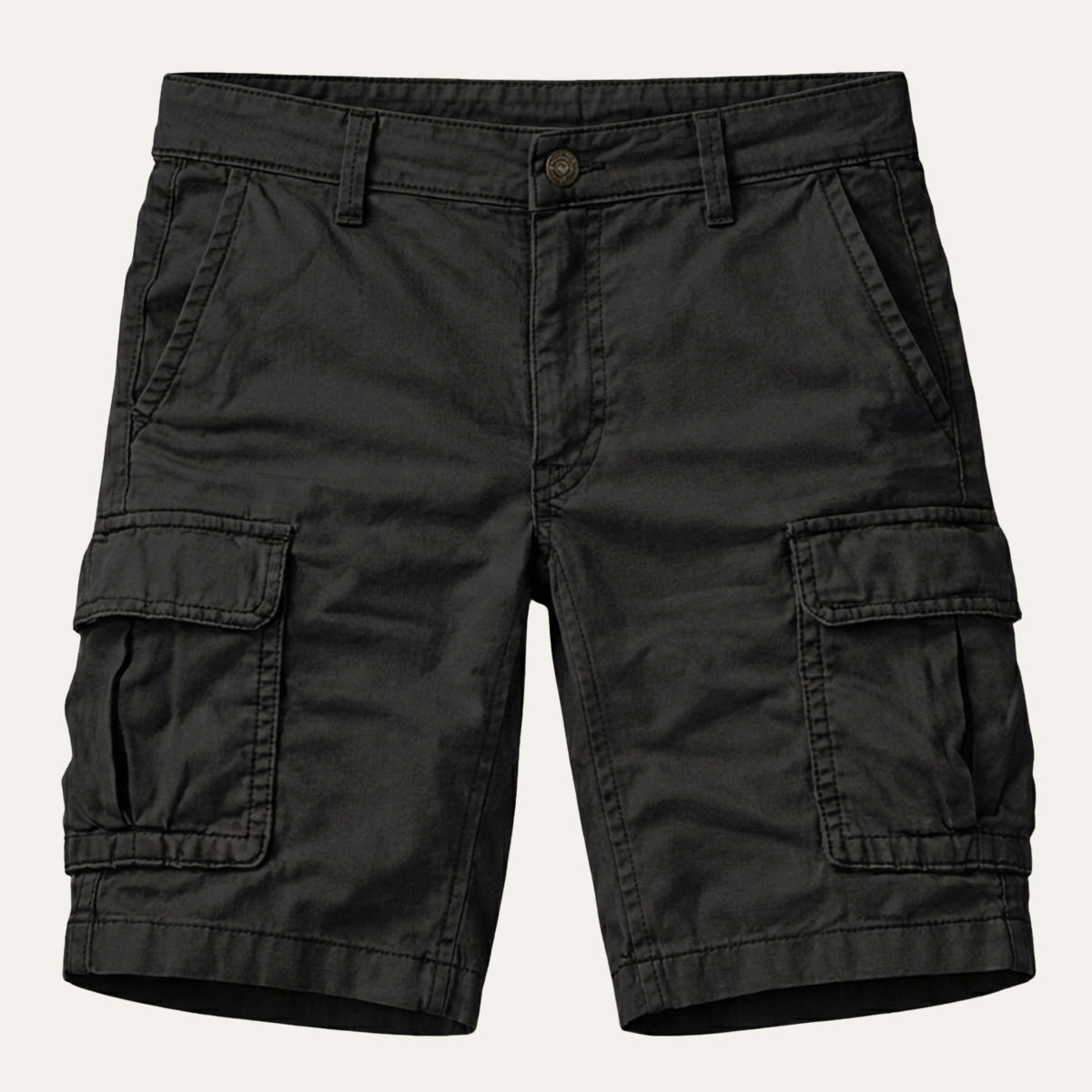 Men's tactical cargo shorts with multiple flap pockets