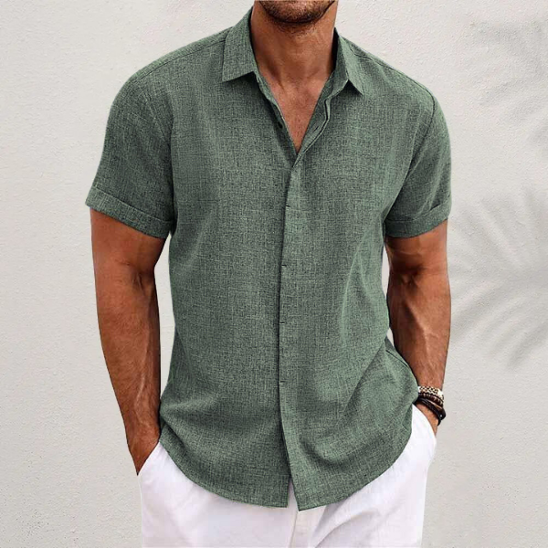 Men's short-sleeve shirt with spread collar and button front