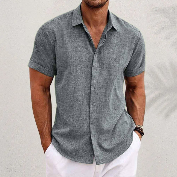 Men's short-sleeve shirt with spread collar and button front